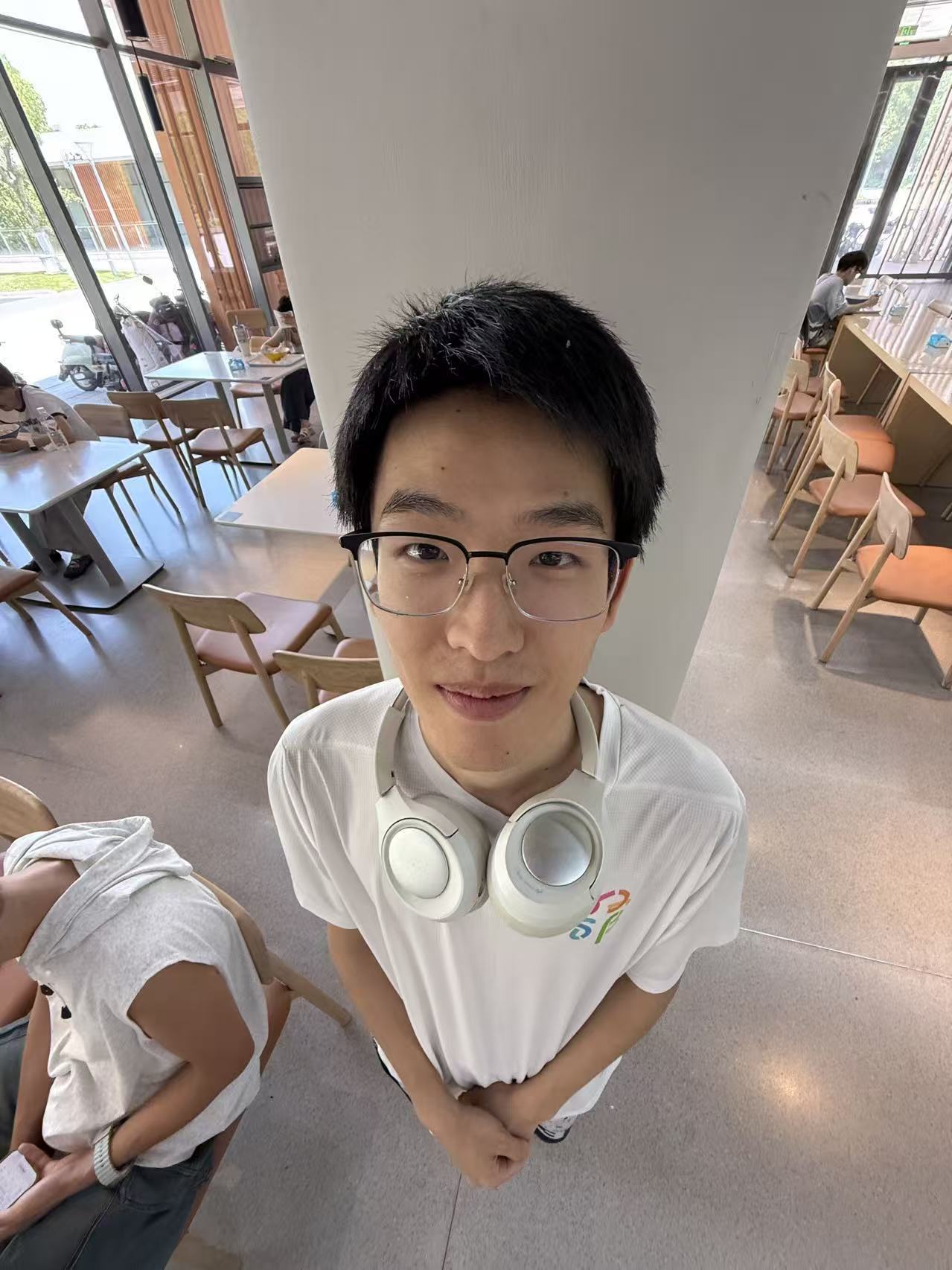 Yizhou Li